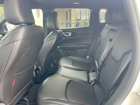 Used 2025 Jeep Compass Trailhawk image 11