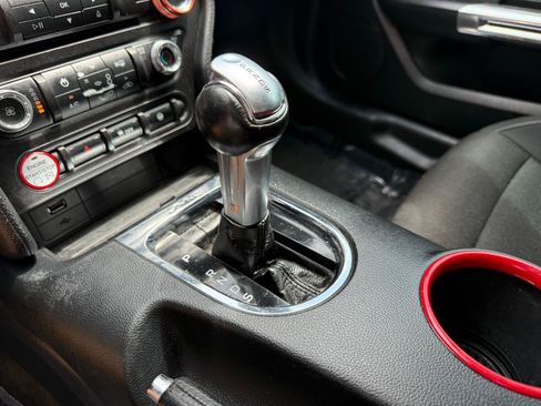 Used 2017 Ford Mustang Coupe RWD image 35