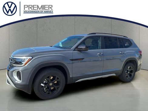 New 2026 Volkswagen Atlas Peak Edition AWD/4WD image 1