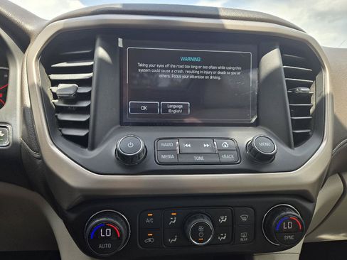Used 2019 GMC Acadia Denali w/ Technology Package FWD image 29