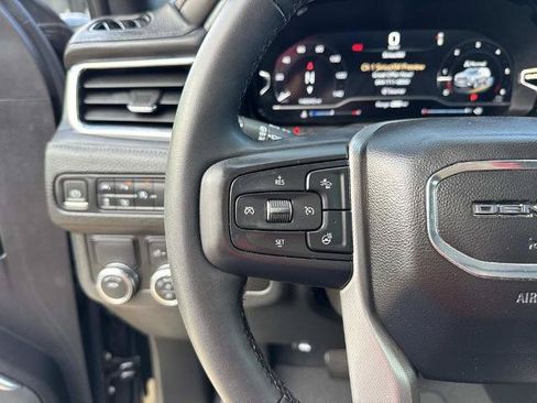 Used 2023 GMC Yukon XL Denali RWD image 25