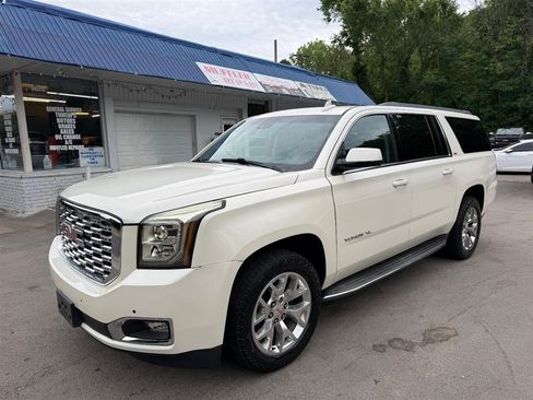 Used 2015 GMC Yukon XL SLT w/ Open Road Package AWD/4WD image 5