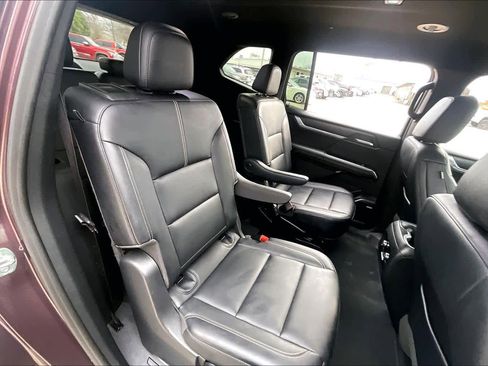 Used 2024 GMC Acadia Elevation image 19