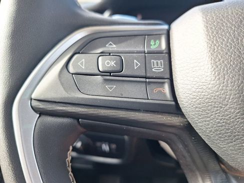 Used 2025 Jeep Grand Cherokee L Laredo AWD/4WD image 12
