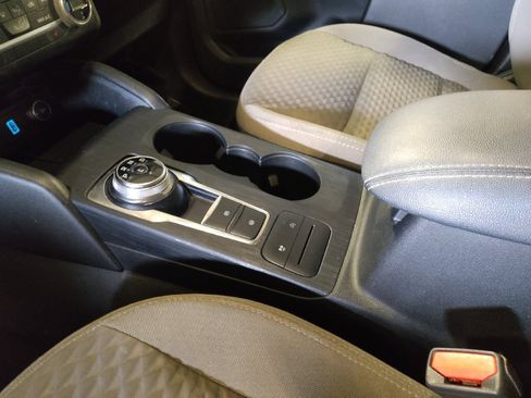 Used 2020 Ford Escape SE image 26