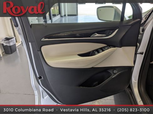 Used 2018 Buick Enclave Essence FWD image 19