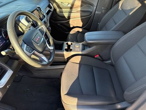 Used 2024 GMC Terrain SLE w/ Driver Convenience Package image 19