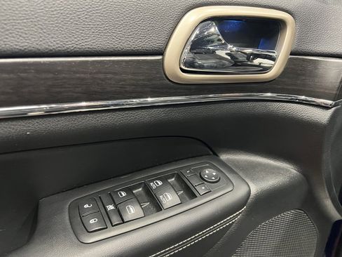 Used 2014 Jeep Grand Cherokee Limited image 47
