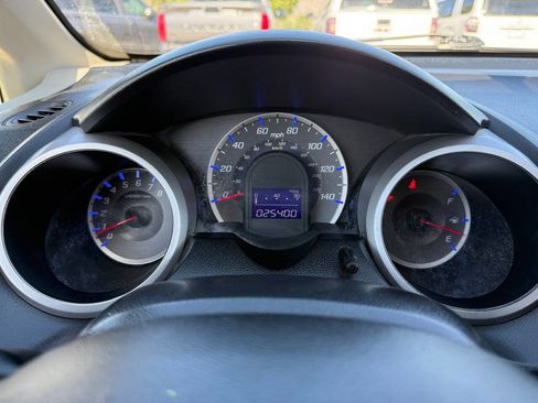 Used 2013 Honda Fit image 32