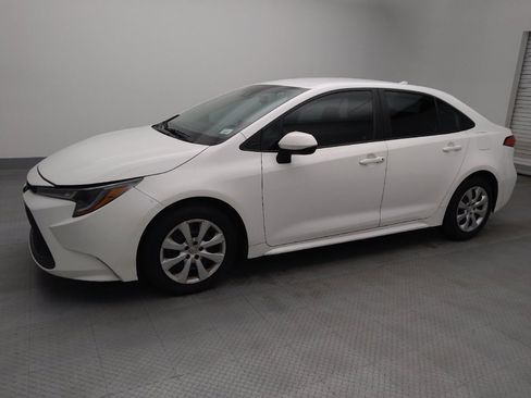 Used 2022 Toyota Corolla LE image 2