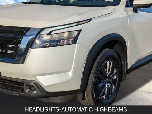 New 2025 Nissan Pathfinder SV image 10