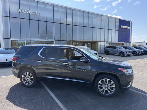 Used 2021 Chevrolet Traverse Premier w/ LPO, Floor Liner Package AWD/4WD image 3