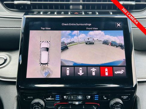 Used 2023 Jeep Grand Cherokee Limited w/ Luxury Tech Group II AWD/4WD image 14