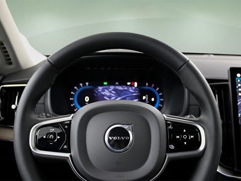 New 2025 Volvo XC90 B6 Core w/ Protection Package image 14