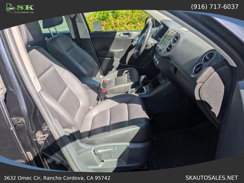 Used 2013 Volkswagen Tiguan S image 19