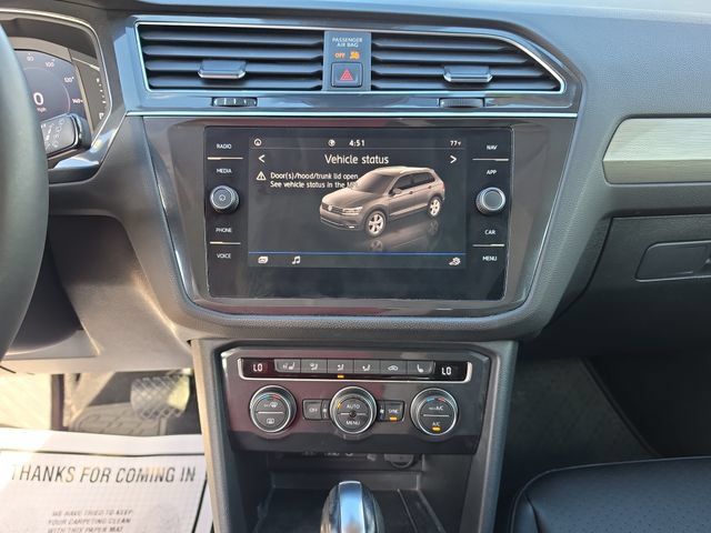 Used 2020 Volkswagen Tiguan SEL FWD image 17