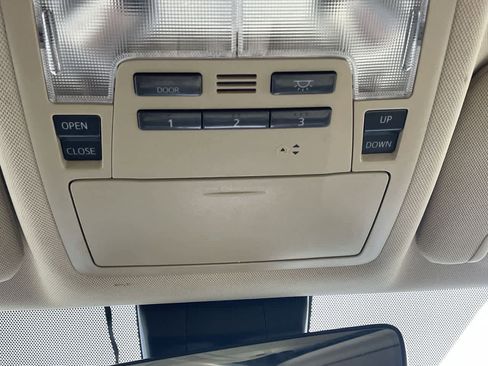 Used 2019 Toyota Highlander XLE image 32