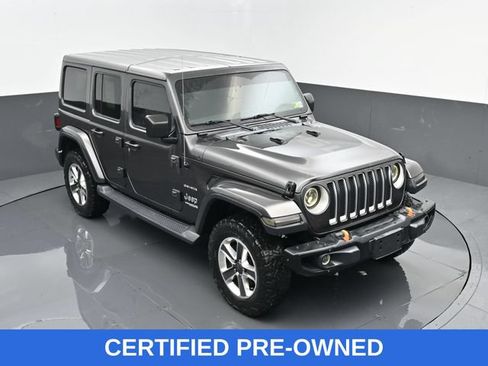 Used 2019 Jeep Wrangler Unlimited Sahara w/ Cold Weather Group AWD/4WD image 18