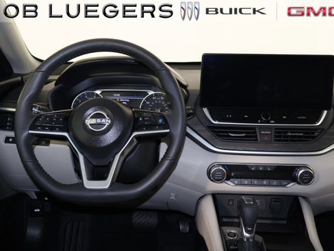 Used 2023 Nissan Altima 2.5 SL image 14