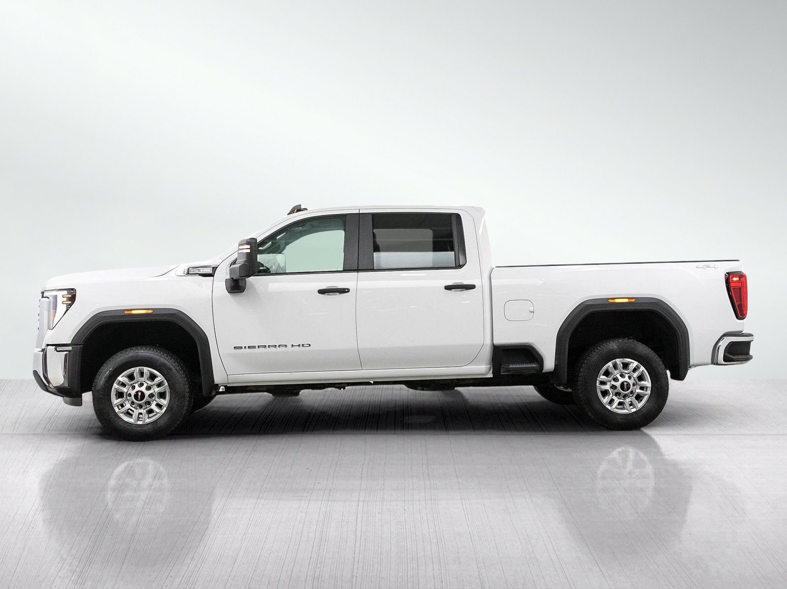 Used 2025 GMC Sierra 2500 Pro w/ Convenience Package AWD/4WD image 2