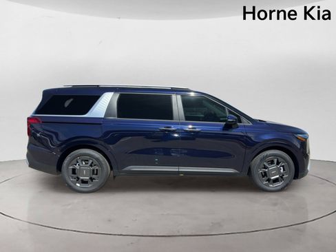 New 2026 Kia Carnival EX FWD image 3