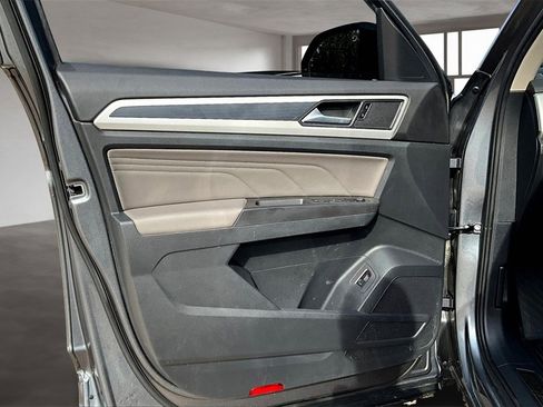 Used 2023 Volkswagen Atlas SEL R-Line image 18