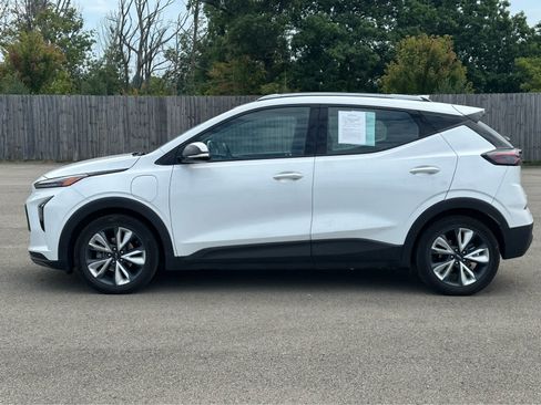 Used 2022 Chevrolet Bolt EUV LT w/ Convenience Package FWD image 4