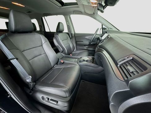 Used 2022 Honda Pilot Black Edition image 29