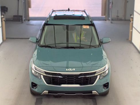 Used 2024 Kia Seltos EX AWD/4WD image 2