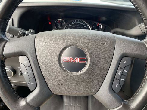 Used 2022 GMC Savana 3500 w/ Power Convenience Package image 21