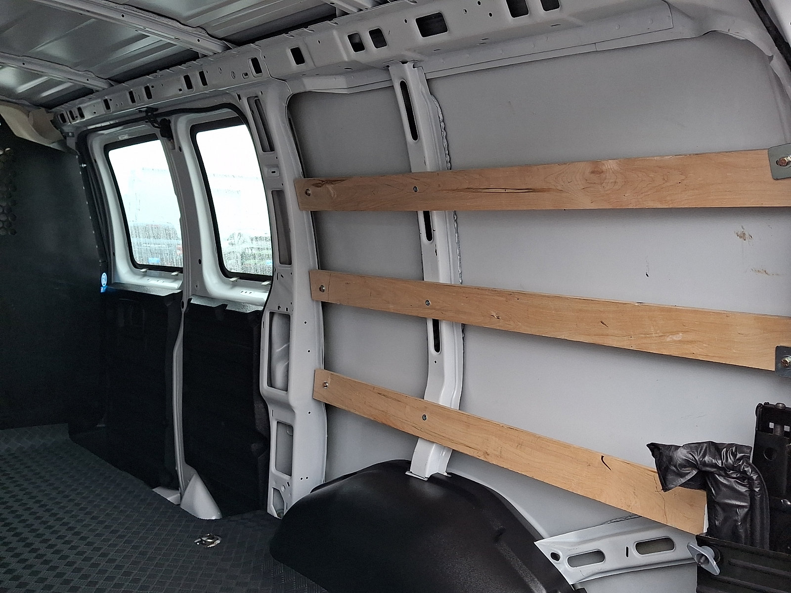 Used 2025 Chevrolet Express 2500 w/ Driver Convenience Package RWD image 23