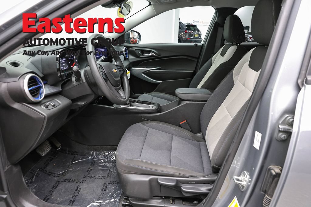 Used 2024 Chevrolet Trax LS FWD image 14