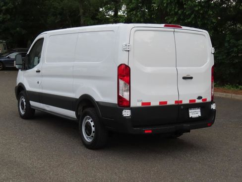 Used 2016 Ford Transit 250 130 Low Roof RWD image 4