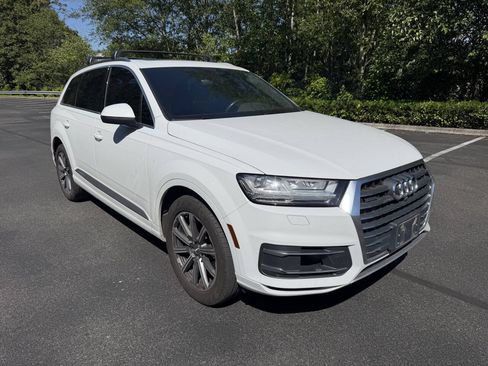 Used 2017 Audi Q7 3.0T Prestige AWD/4WD image 3