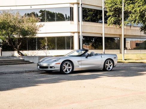 Used 2006 Chevrolet Corvette Convertible w/ Preferred Equipment Group image 59