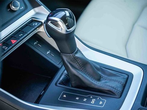 Used 2022 Audi Q3 2.0T Premium Plus w/ Premium Plus Package image 21