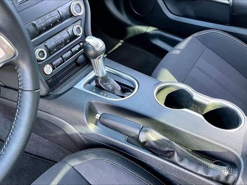 Used 2021 Ford Mustang Coupe image 18