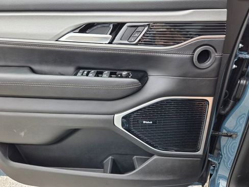New 2026 Jeep Grand Wagoneer L Limited AWD/4WD image 20