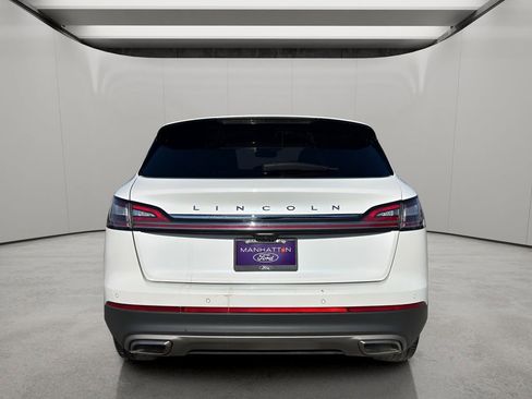 Used 2022 Lincoln Nautilus Reserve image 4