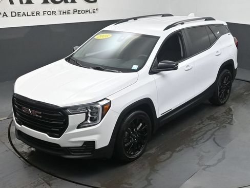 Used 2023 GMC Terrain SLE w/ Driver Convenience Package FWD image 45