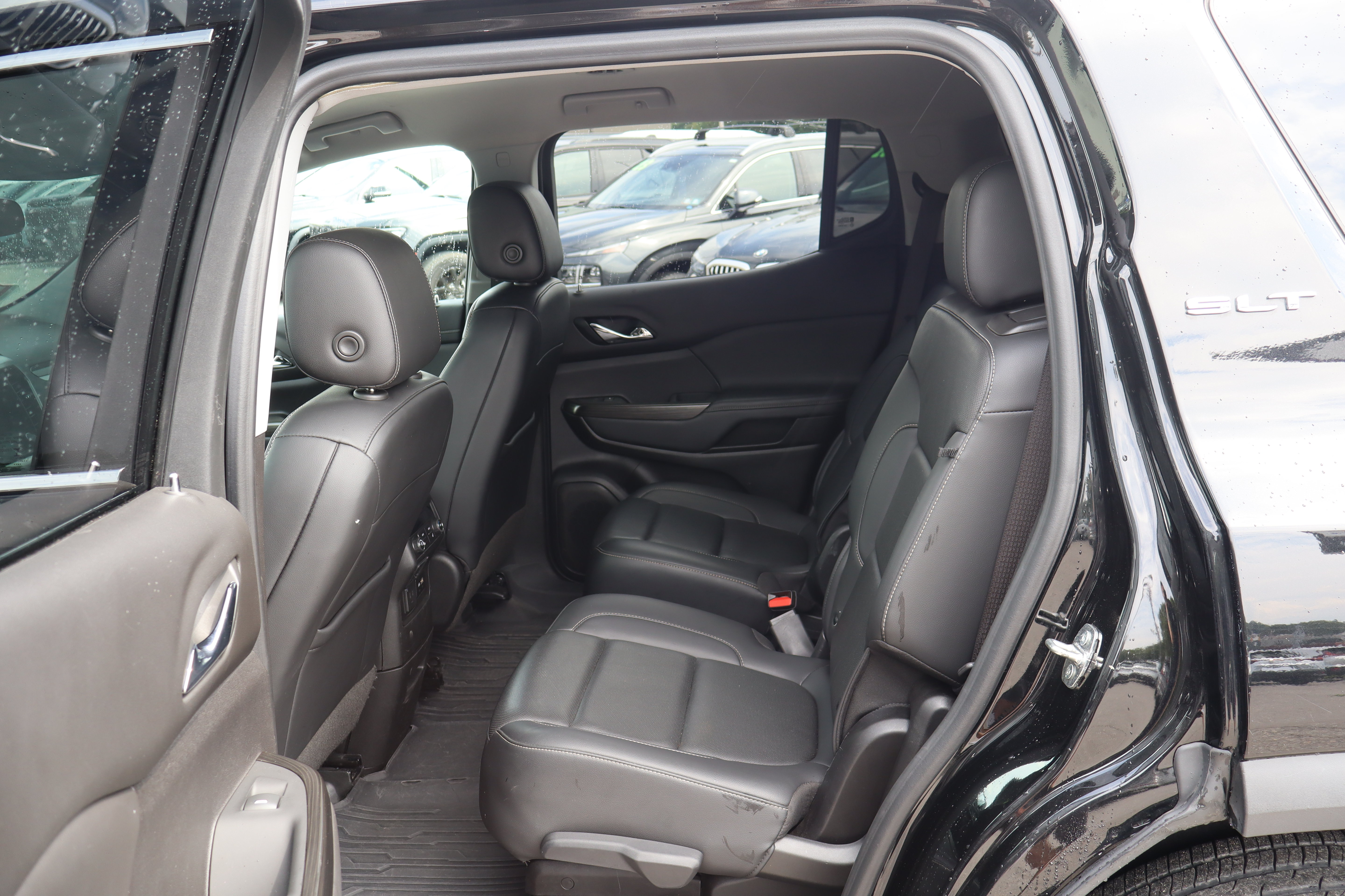 Used 2023 GMC Acadia SLT w/ Technology Package AWD/4WD image 13