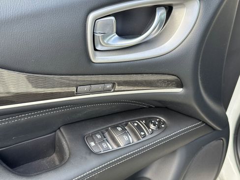 Used 2020 INFINITI QX60 Signature Edition image 18