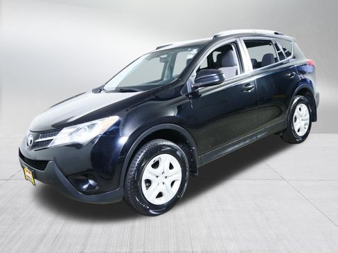 Used 2014 Toyota RAV4 LE AWD/4WD image 3