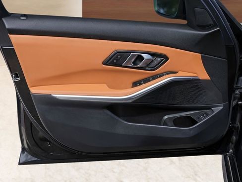 Used 2025 BMW 330i Sedan w/ Premium Package image 23