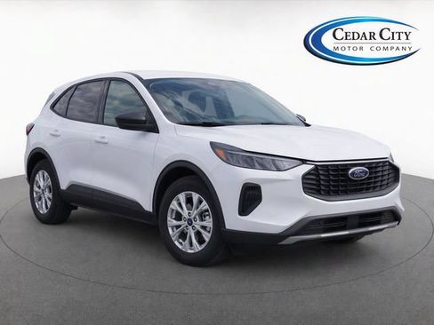 Used 2026 Ford Escape Active w/ Tech Pack #1 AWD/4WD image 2
