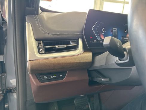 Used 2025 BMW X1 xDrive28i w/ Convenience Package image 34