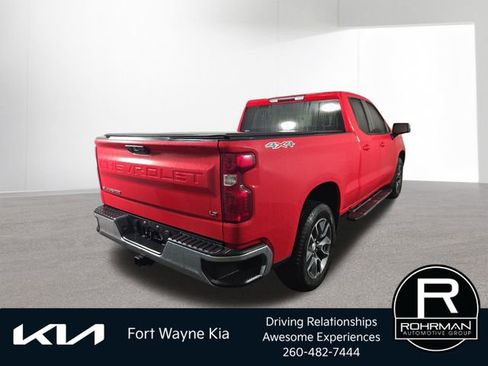 Used 2024 Chevrolet Silverado 1500 LT AWD/4WD image 8