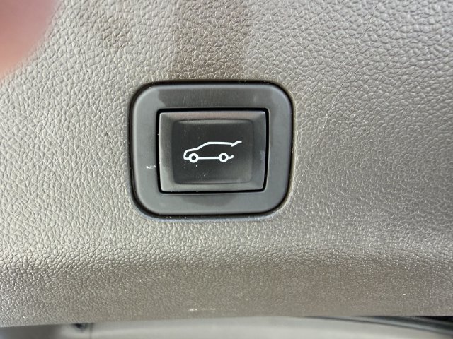 Used 2025 Cadillac Escalade Premium Luxury w/ LPO, Radiant Package AWD/4WD image 38
