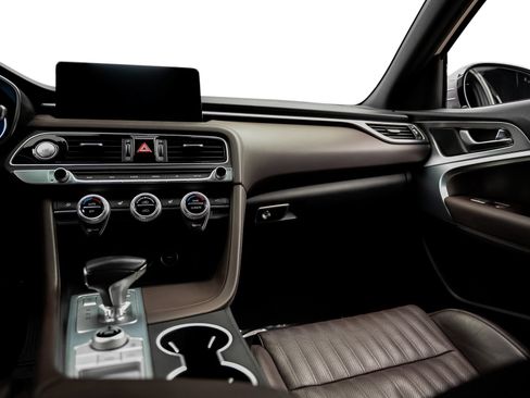 Used 2022 Genesis G70 3.3T RWD image 41