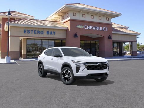 New 2026 Chevrolet Trax RS w/ Driver Confidence Package image 25